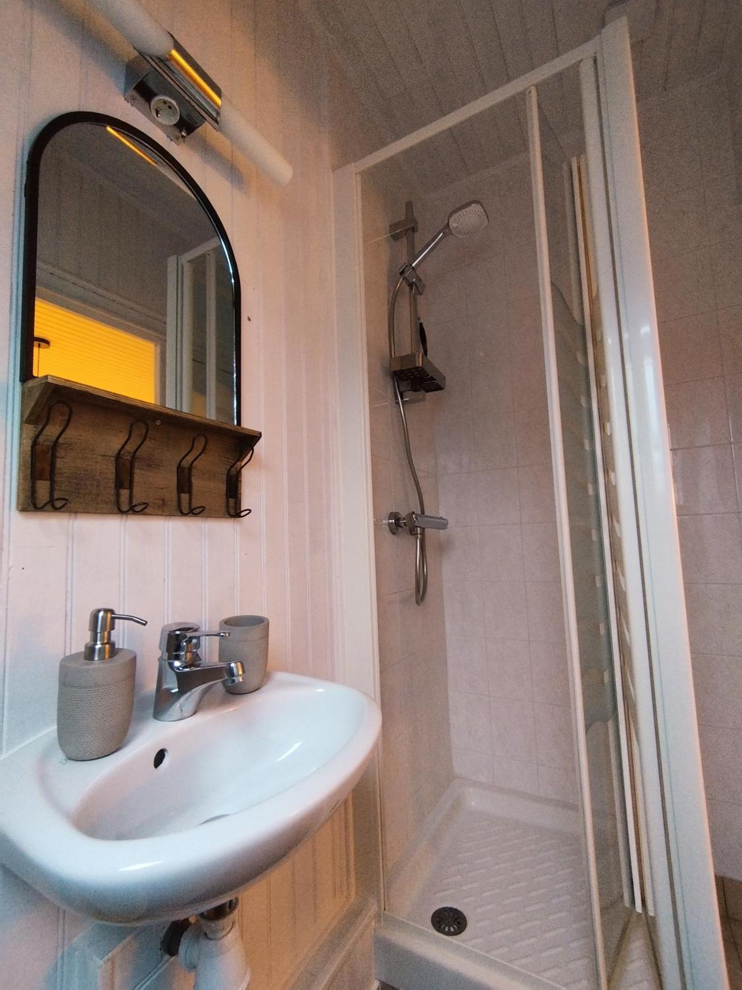 Au Pti' Bonheur Bed & Breakfast แซ็งต์-คูว์ลอมป์ ภายนอก รูปภาพ